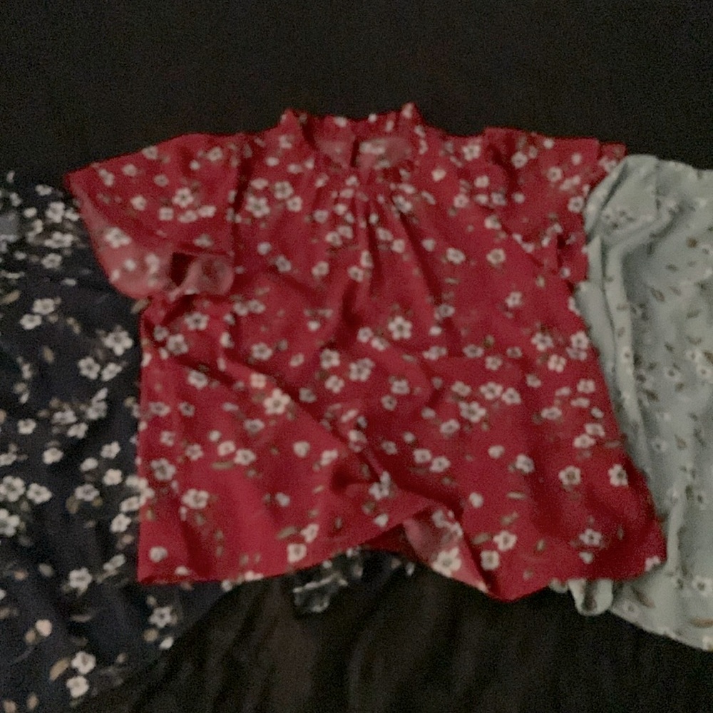 Lot of 3 Shein Ladies Tops w/White floral Size M Navy L/S Seafoam L/S & Red S/S